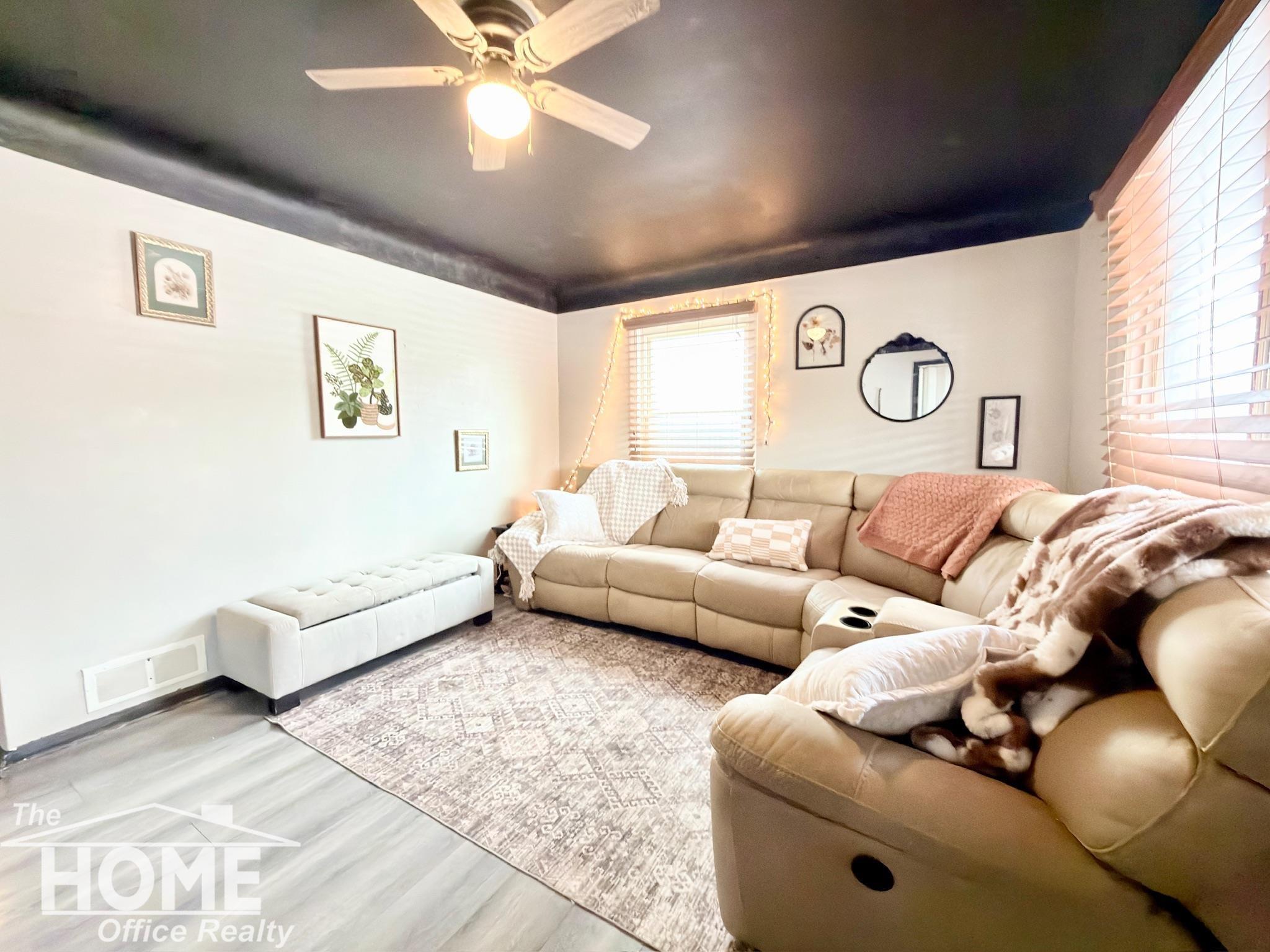 2624 Miller Road Flint, MI 48503 - Photo 3 of 22 50197463-3a3f052b-d746-4dc3-8dad-9cf760628503.JPG