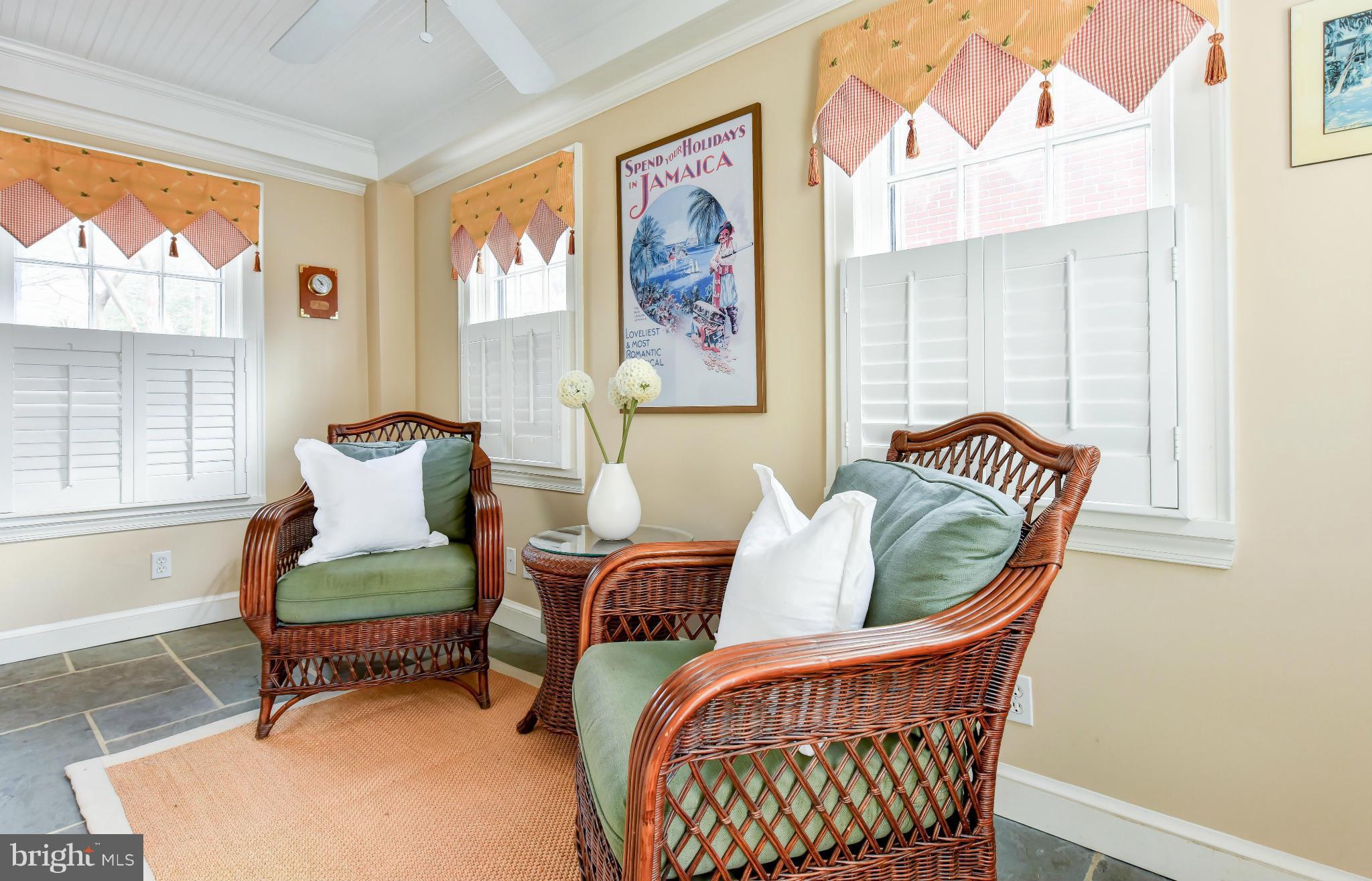 2806 Ridge Rd Drive Alexandria, VA 22302 - Photo 12 of 30 a living room with furniture and a window