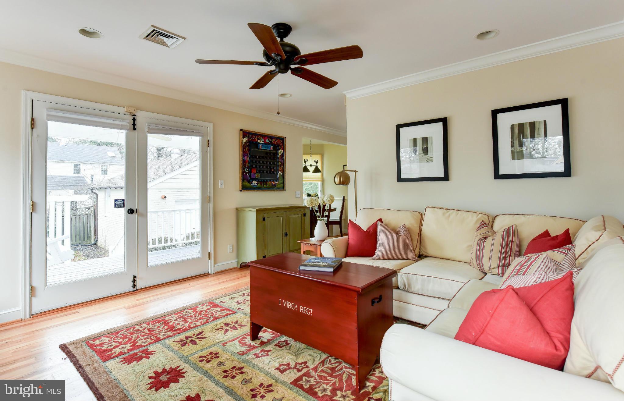 2806 Ridge Rd Drive Alexandria, VA 22302 - Photo 10 of 30 a living room with furniture ceiling fan and a rug