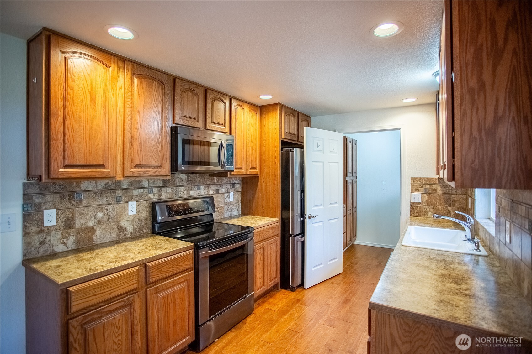 19139 Rosemary Street Southwest Rochester, WA 98579 - Photo 11 of 33