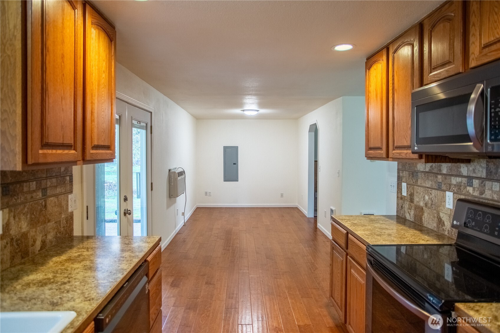 19139 Rosemary Street Southwest Rochester, WA 98579 - Photo 15 of 33