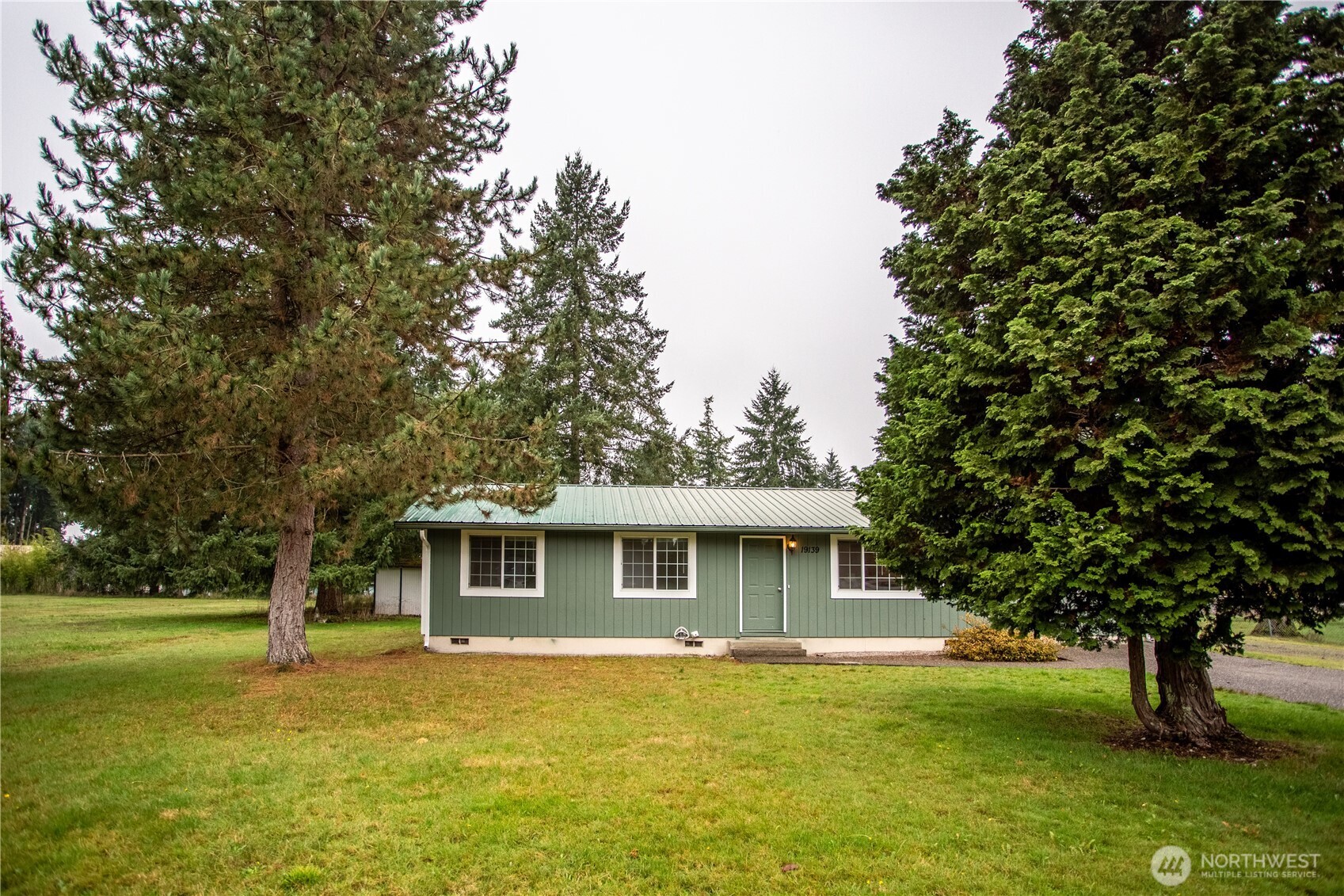 19139 Rosemary Street Southwest Rochester, WA 98579 - Photo 4 of 33