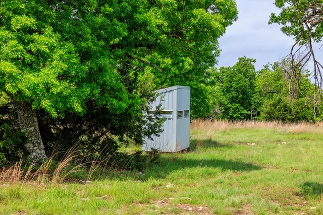$1,095,000 | 2050 Adj Lane, Fredericksburg, TX 78624