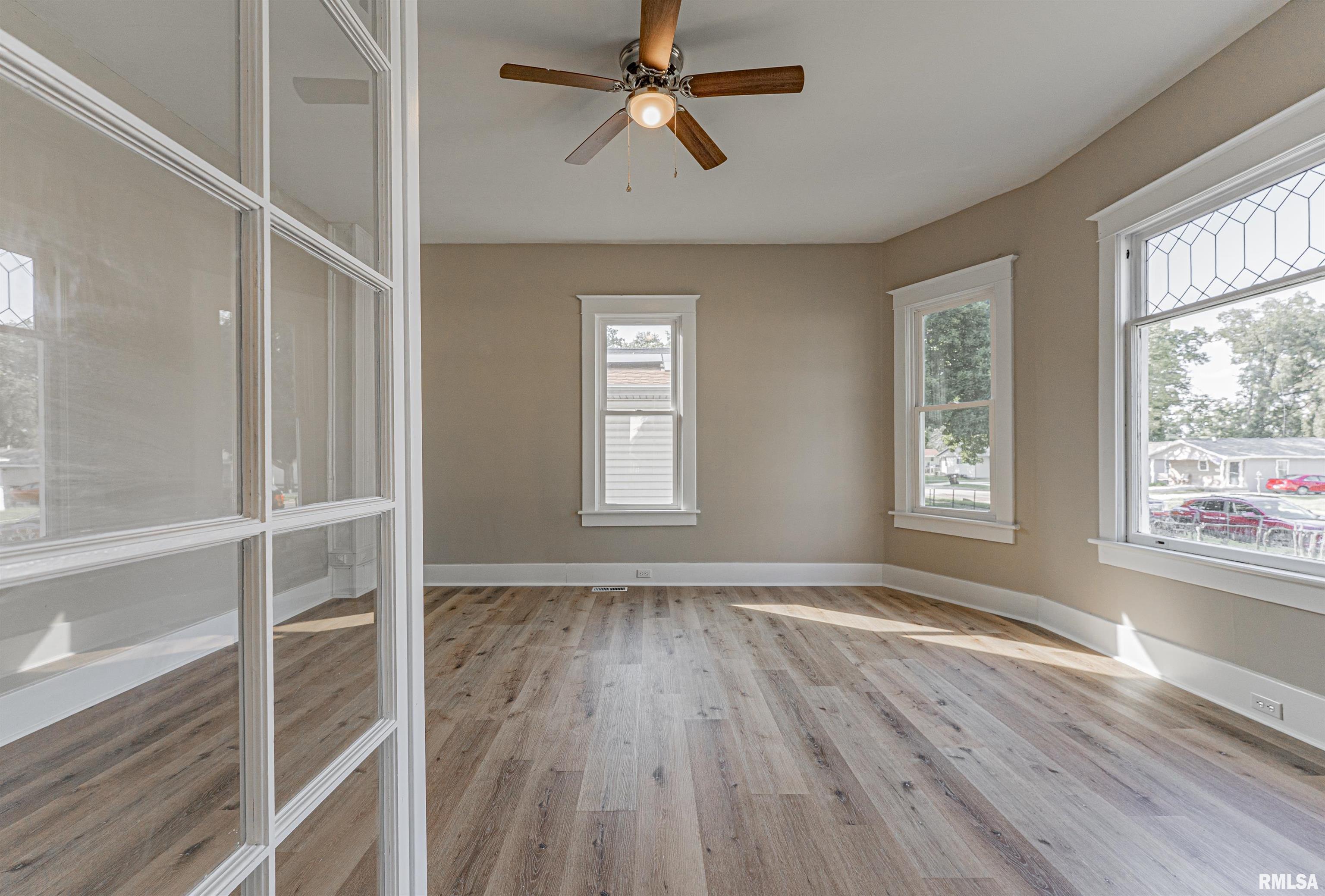 929 Decatur Street Lincoln, IL 62656 - Photo 7 of 28