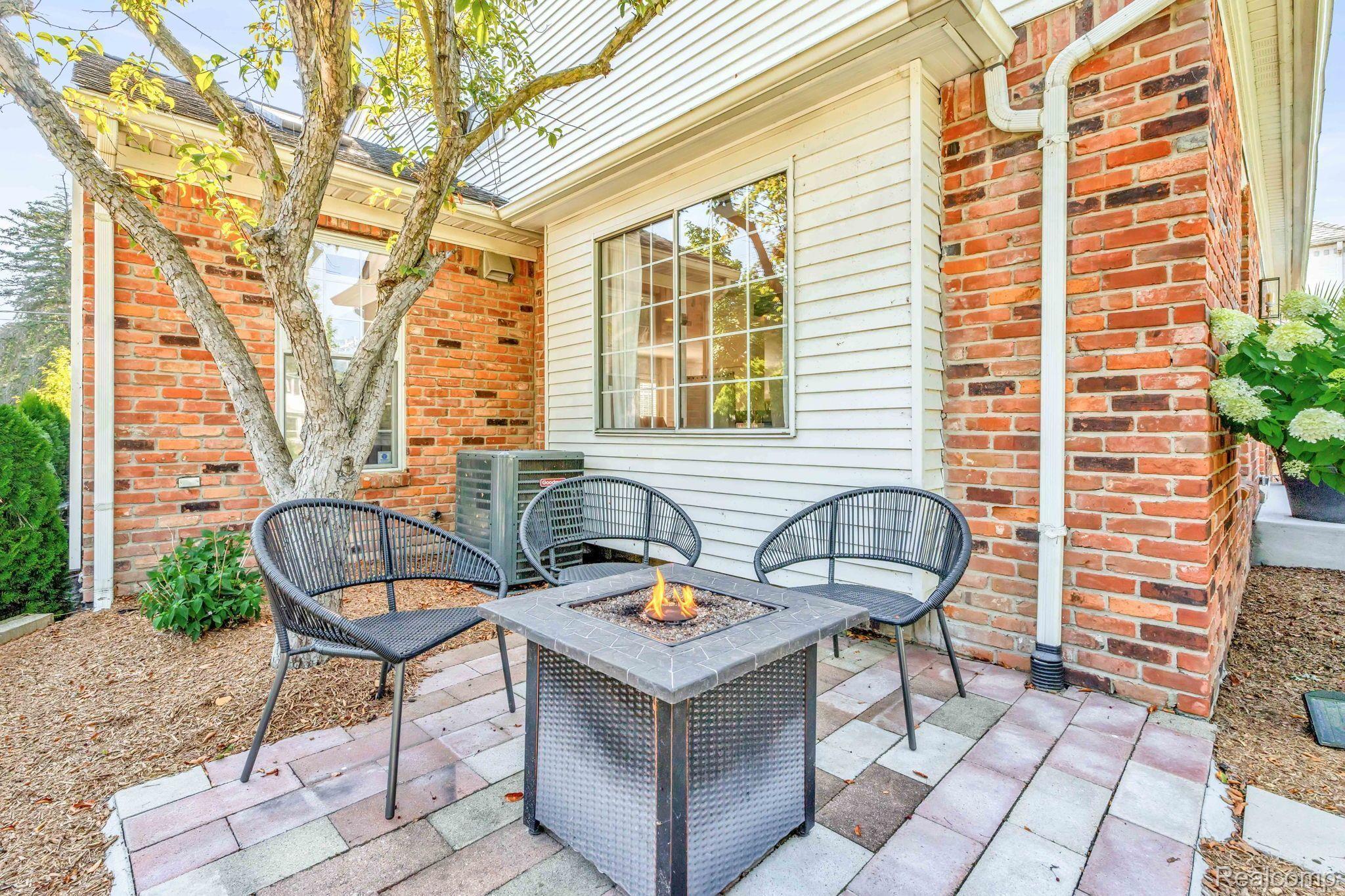 Side patio
