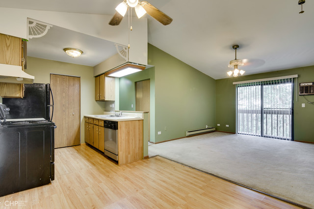 615 South Virginia Road, Unit 303 Crystal Lake, IL 60014 - Photo 3 of 15
