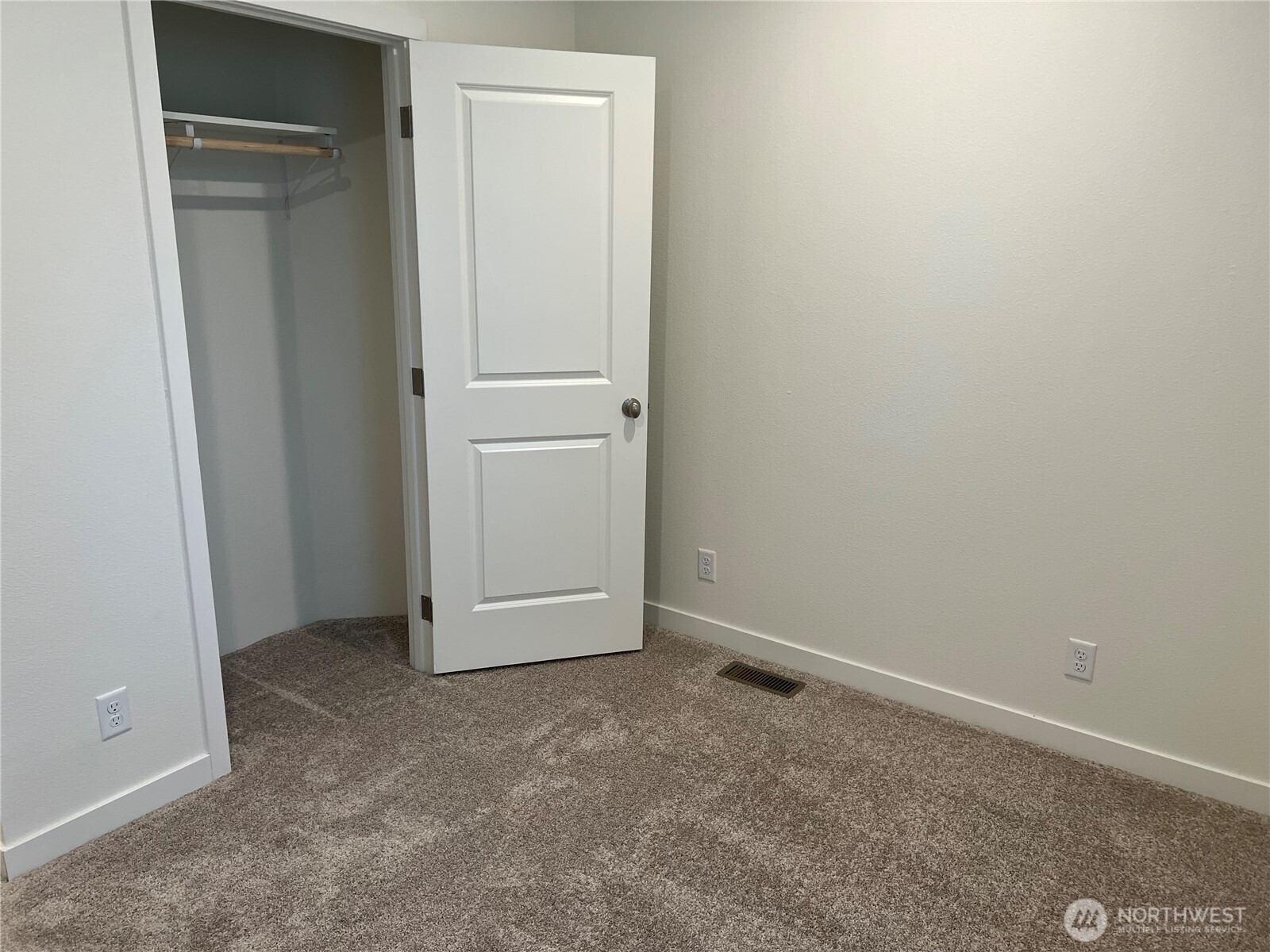 24919 Hoehn Road, Unit 42 Sedro-Woolley, WA 98284 - Photo 13 of 17