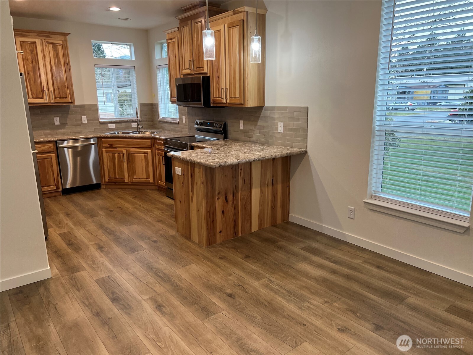 24919 Hoehn Road, Unit 42 Sedro-Woolley, WA 98284 - Photo 4 of 17