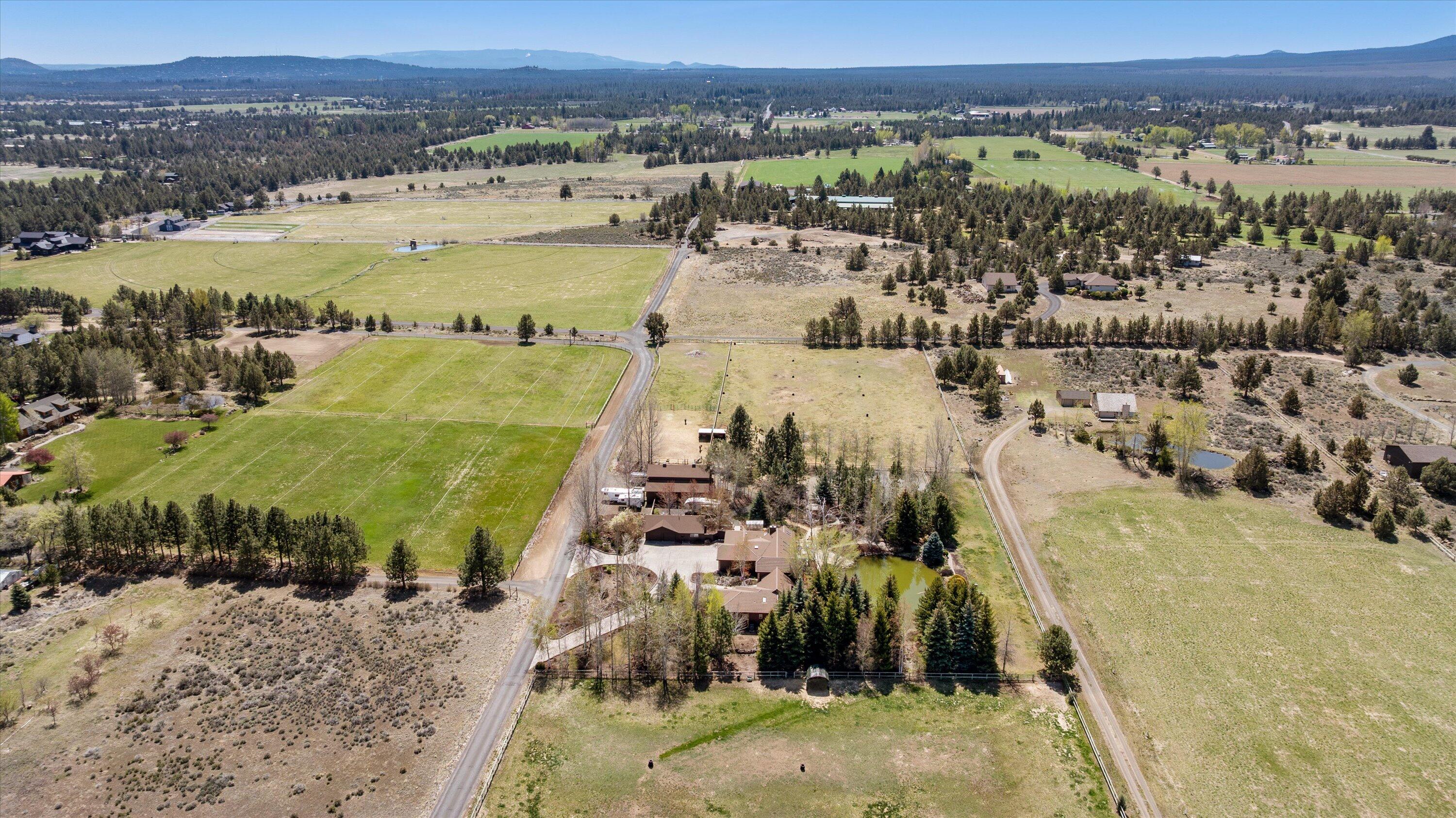 18575 Couch Market Road Bend, OR 97703 - Photo 77 of 93 83-250430_JILLROSELL-9