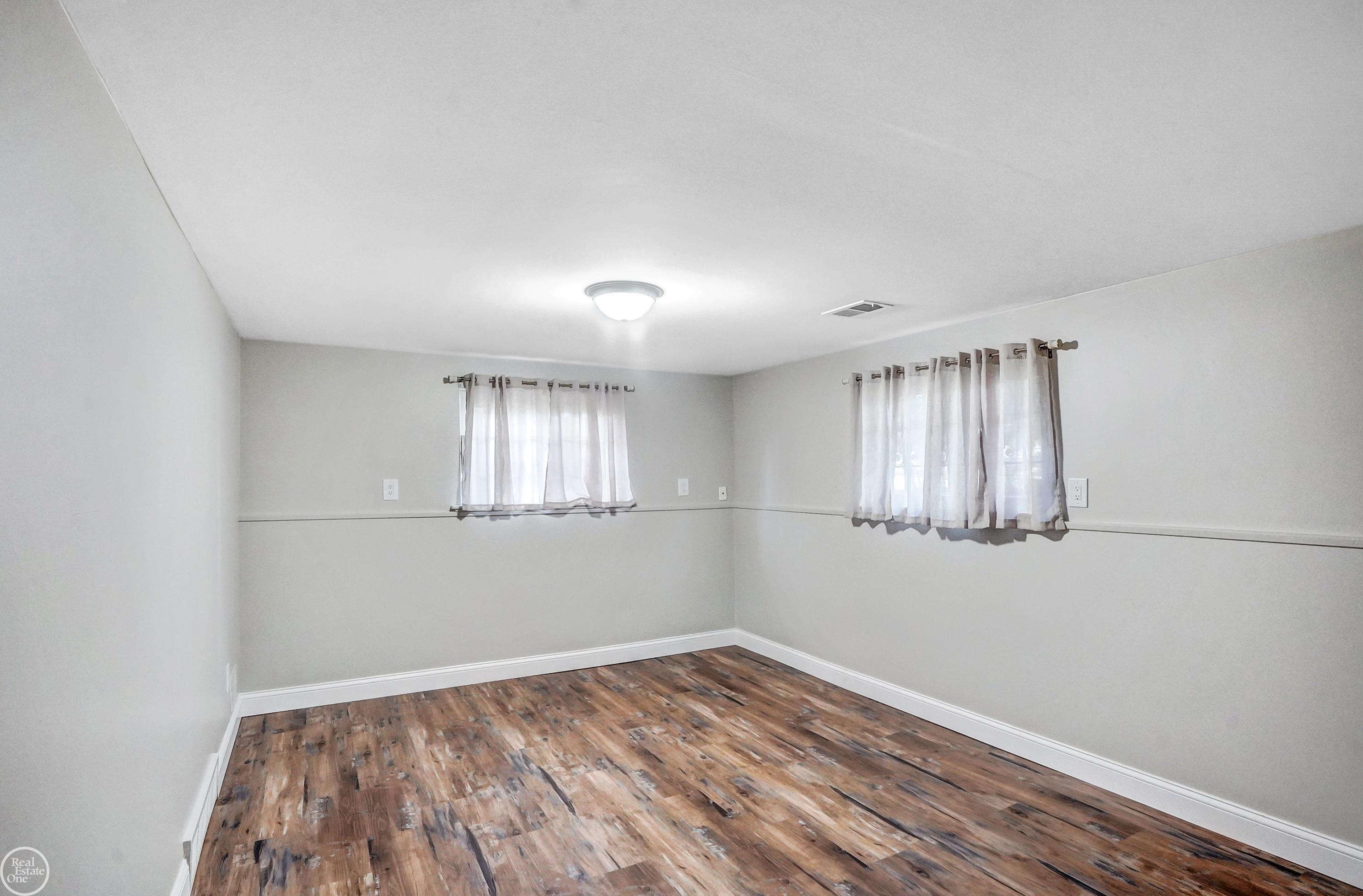 31701 West 13 Mile Road Farmington Hills, MI 48334 - Photo 21 of 29