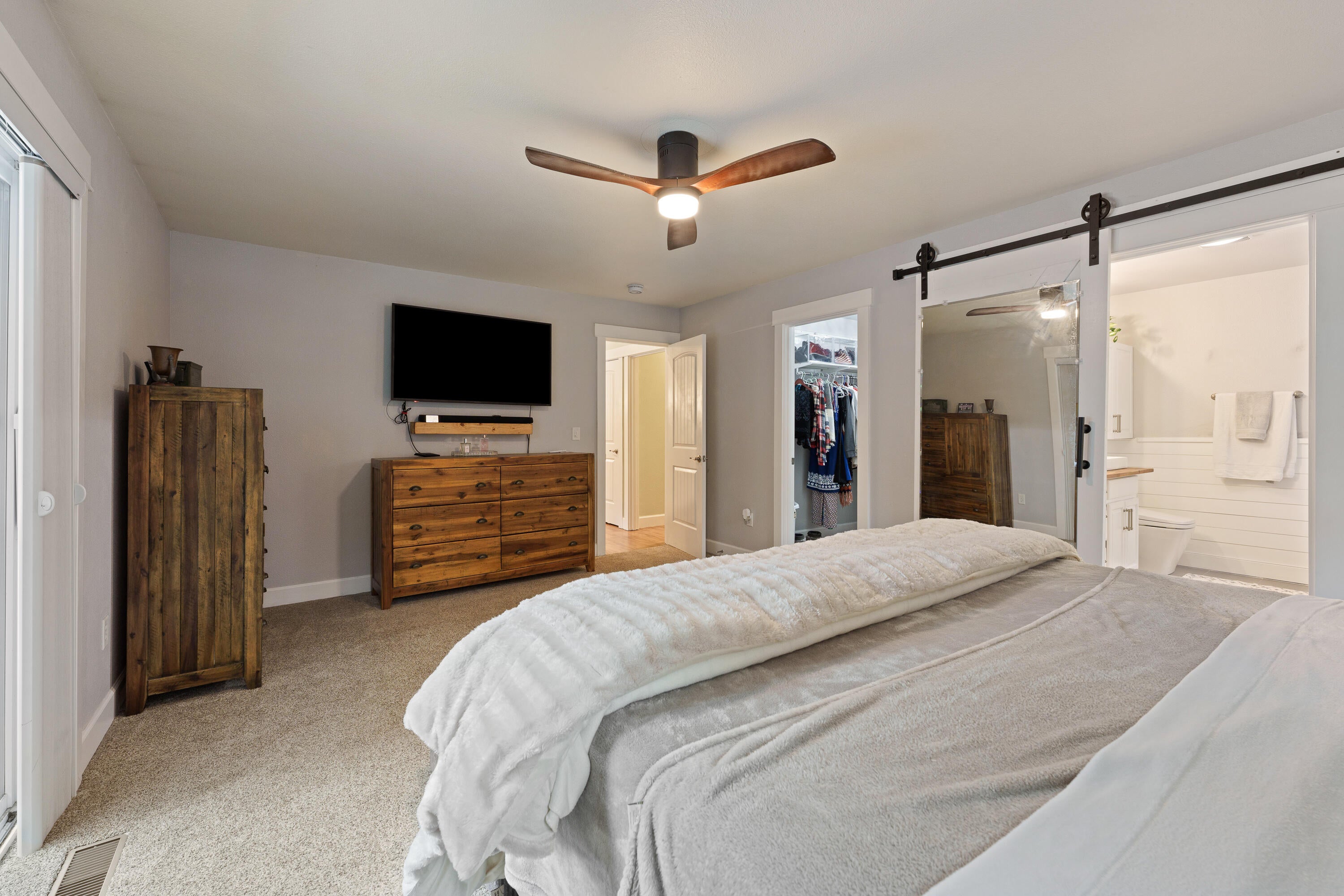 17178 Island Loop Way Bend, OR 97707 - Photo 16 of 38 DSC09022