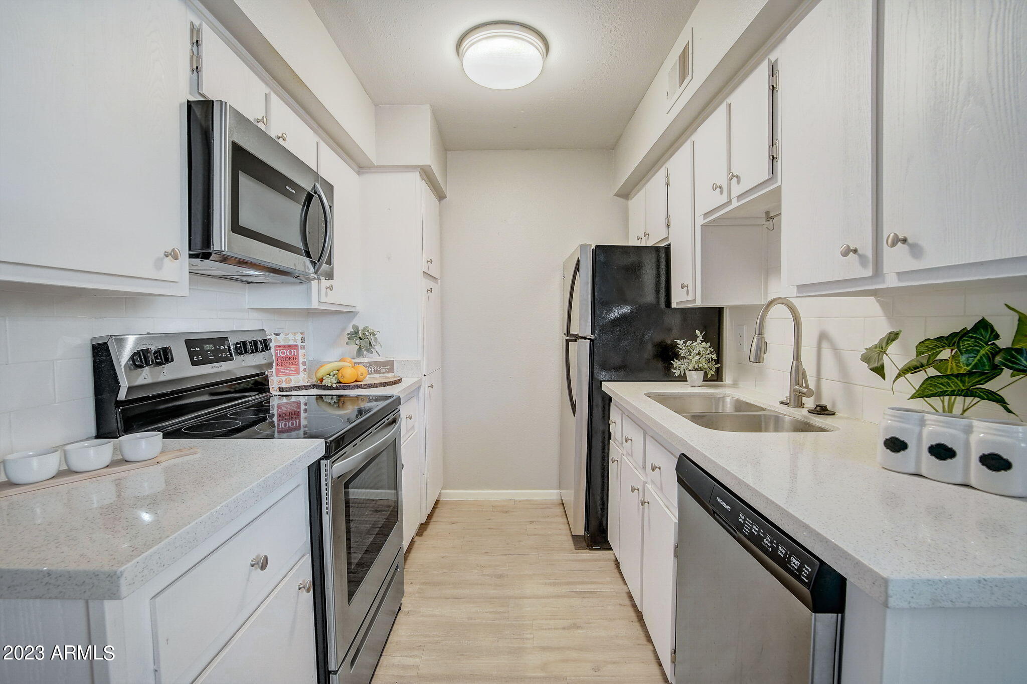 2625 East Indian School Road, Unit 235 Phoenix, AZ 85016 - Photo 16 of 47 Kitchen