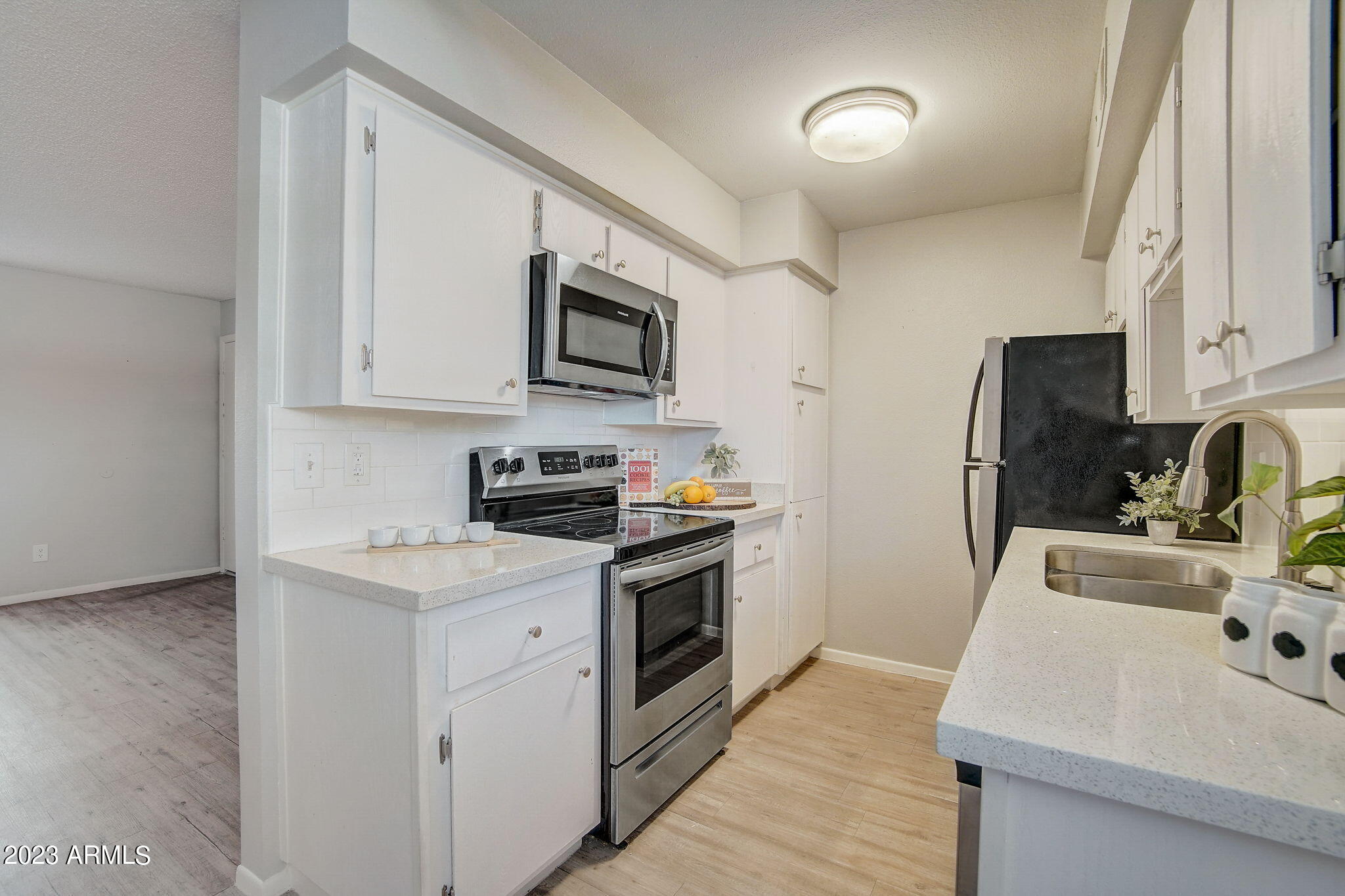 2625 East Indian School Road, Unit 235 Phoenix, AZ 85016 - Photo 17 of 47 Kitchen Cooking area