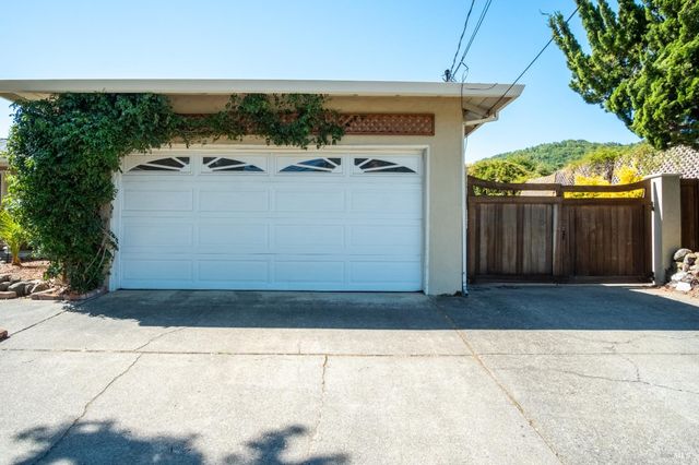 $1,179,000 | 31 Esmeyer Drive, San Rafael, CA 94903