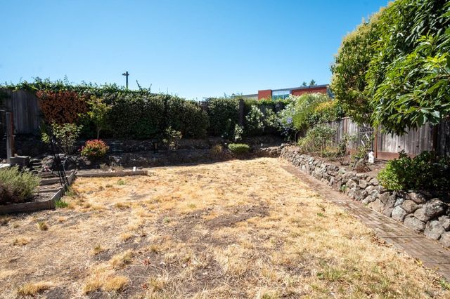$1,179,000 | 31 Esmeyer Drive, San Rafael, CA 94903