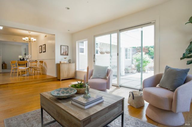 $1,179,000 | 31 Esmeyer Drive, San Rafael, CA 94903