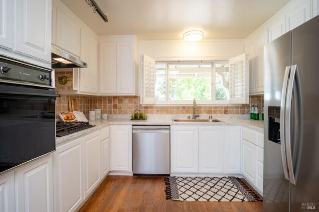 $1,179,000 | 31 Esmeyer Drive, San Rafael, CA 94903