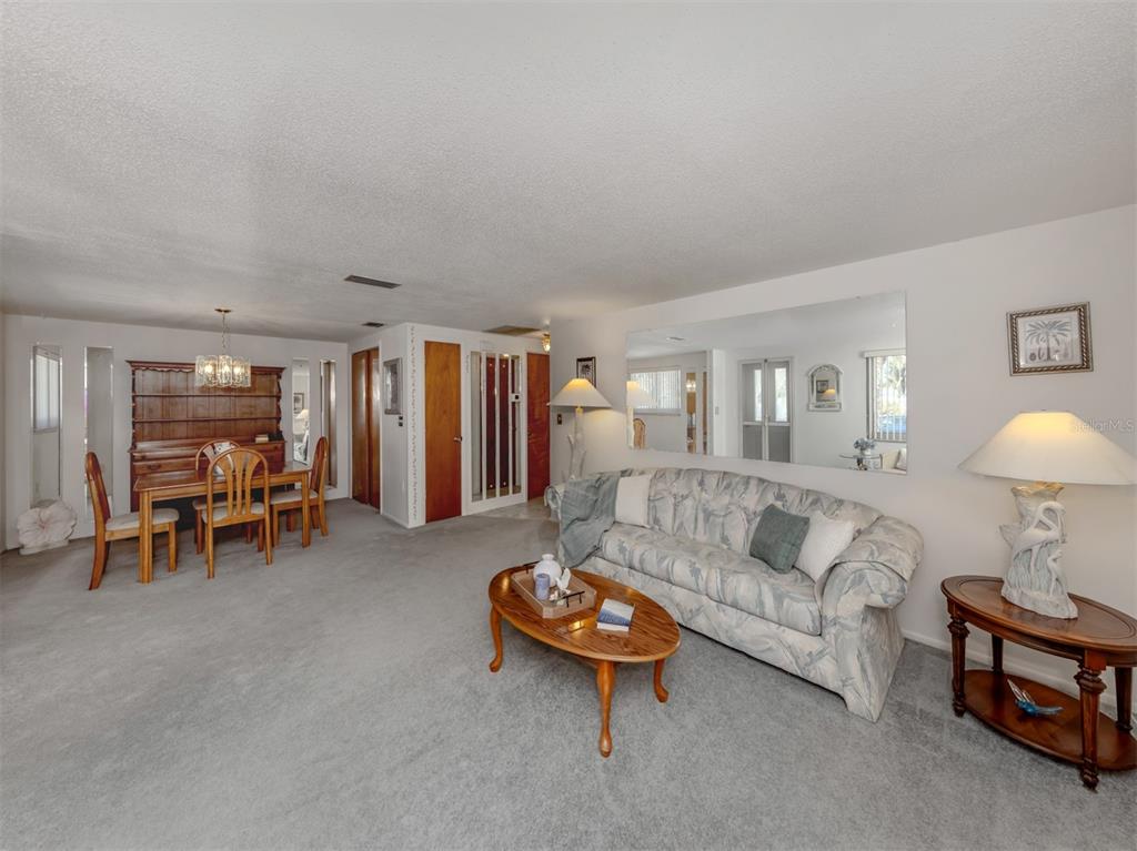 325 Palmetto Road West Nokomis, FL 34275 - Photo 4 of 58