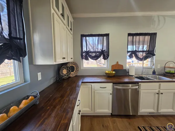 $240,000 | 1214 Rural Street, Emporia, KS 66801