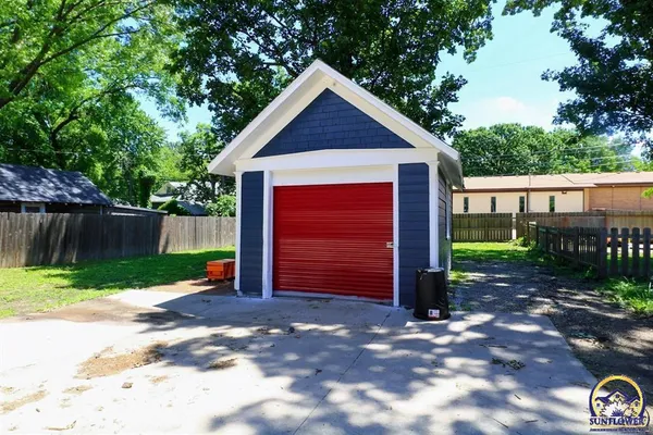 $240,000 | 1214 Rural Street, Emporia, KS 66801