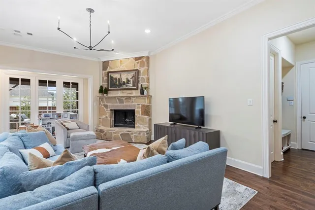 $900,000 | 2220 Emerson Lane, Carrollton, TX 75010