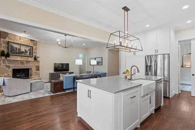 $900,000 | 2220 Emerson Lane, Carrollton, TX 75010