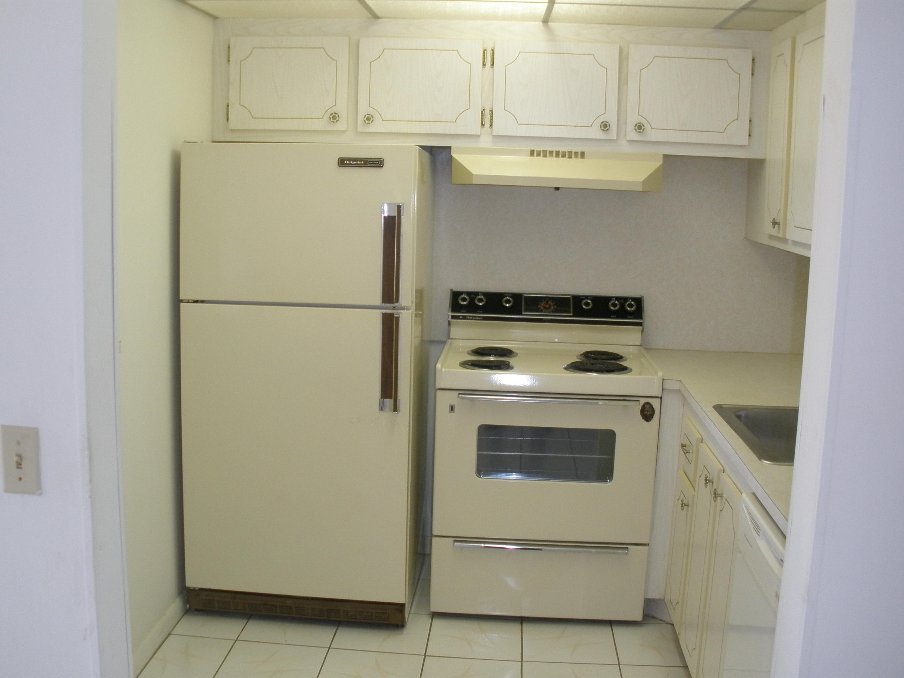 111 Suffolk C Boca Raton, FL 33434 - Photo 2 of 12 021