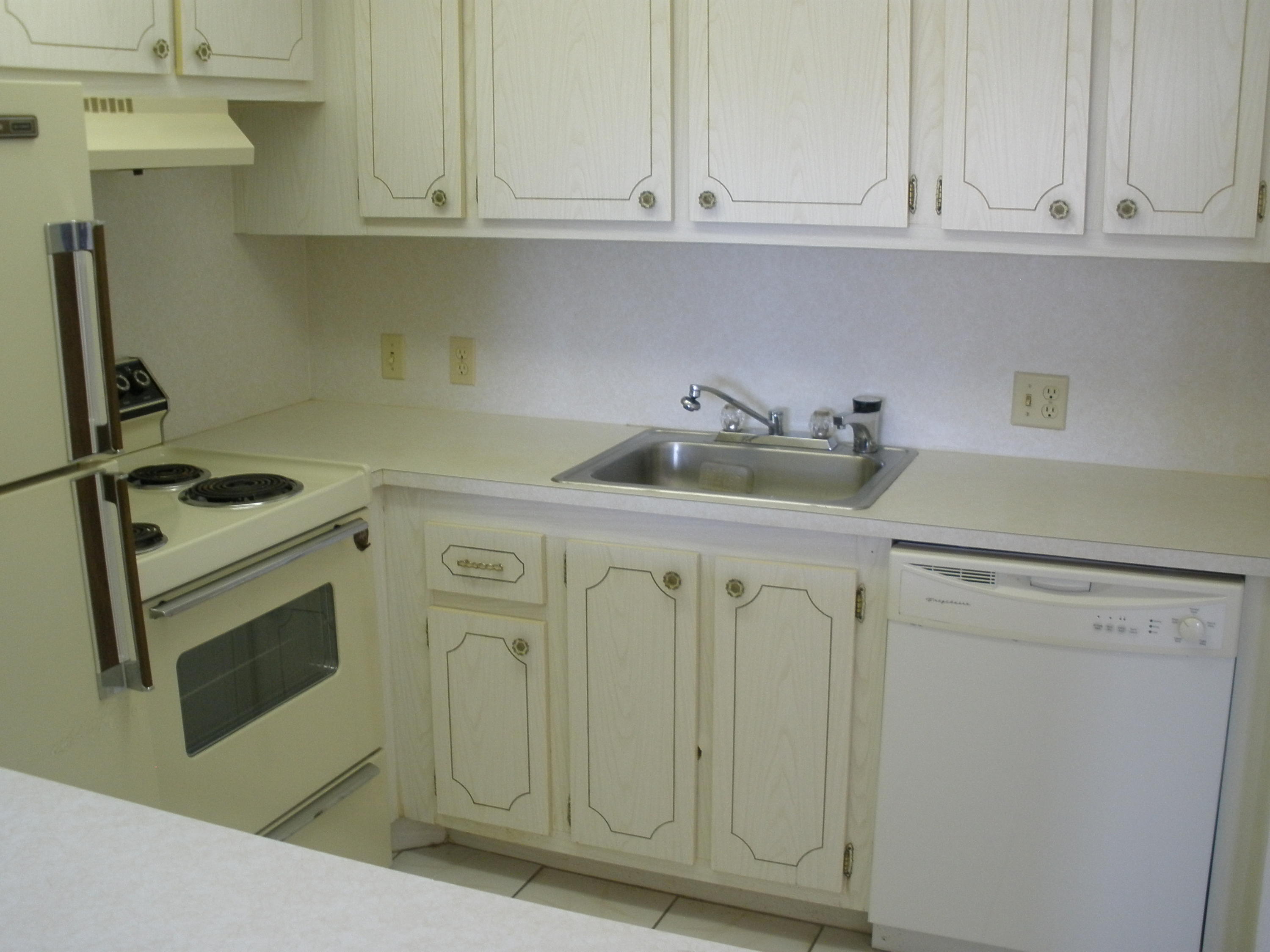 111 Suffolk C Boca Raton, FL 33434 - Photo 3 of 12 022