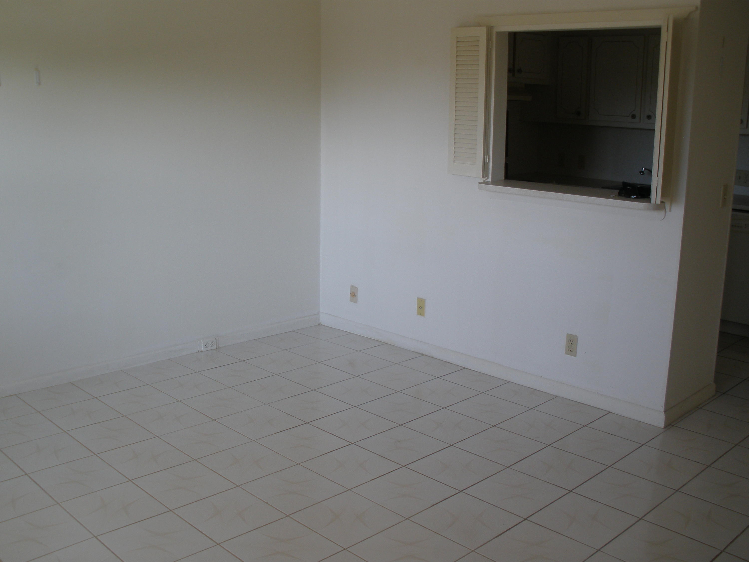 111 Suffolk C Boca Raton, FL 33434 - Photo 5 of 12 019