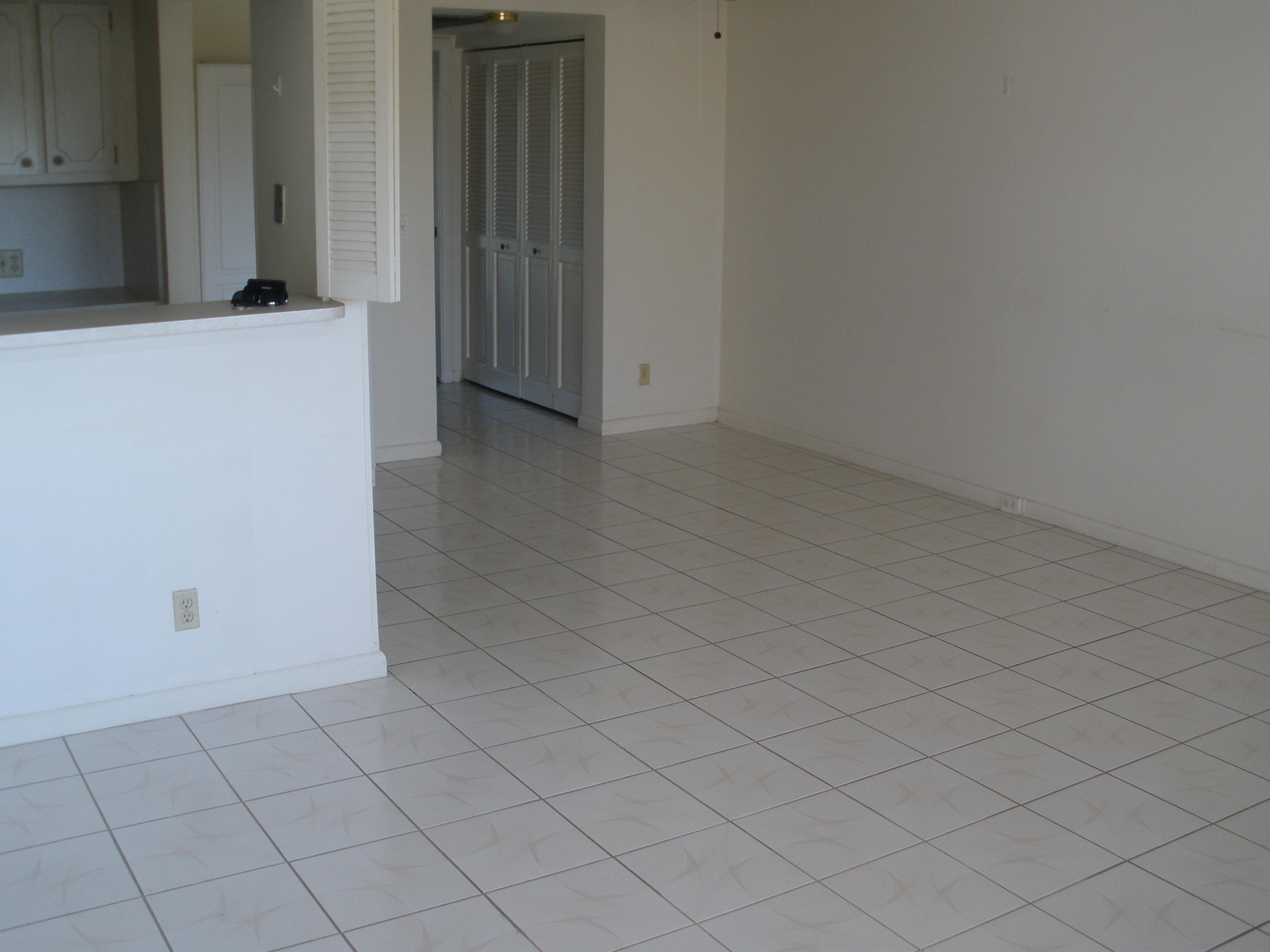 111 Suffolk C Boca Raton, FL 33434 - Photo 6 of 12 020