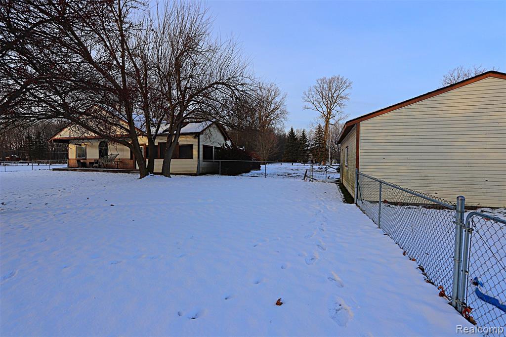 31657 Sibley Road Romulus, MI 48174 - Photo 7 of 33