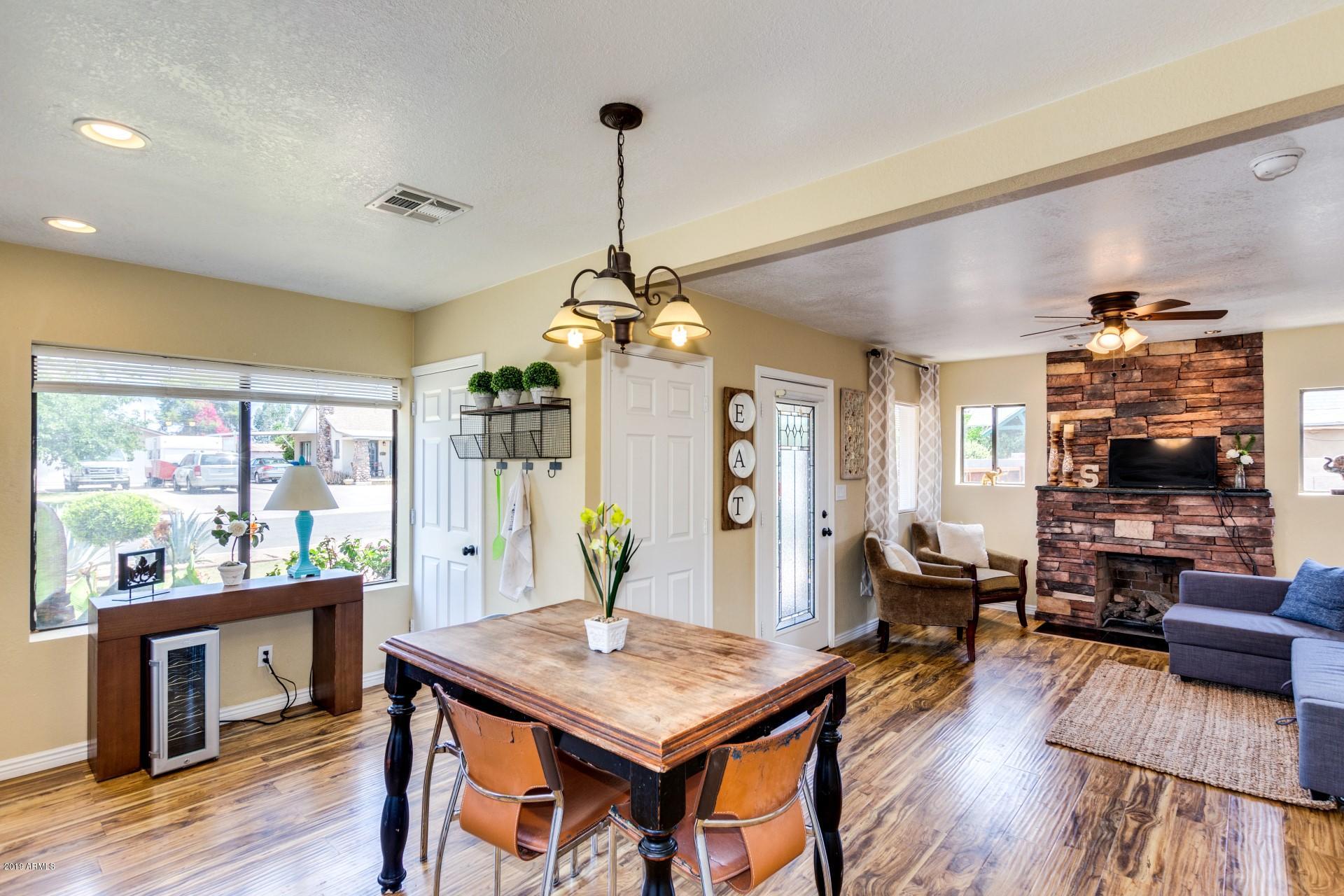 1915 West Granada Road Phoenix, AZ 85009 - Photo 4 of 21 Eat In Kitchen