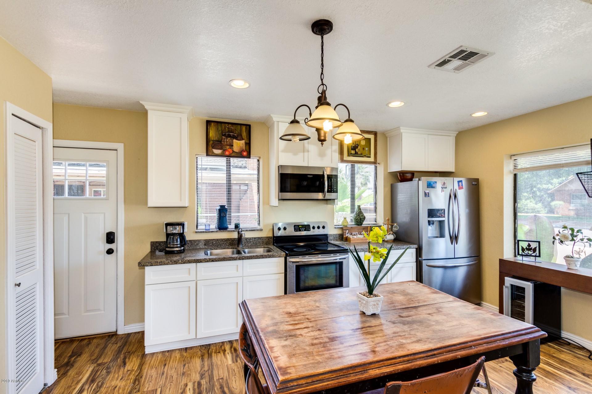 1915 West Granada Road Phoenix, AZ 85009 - Photo 7 of 21 Stainless Steel Appliances