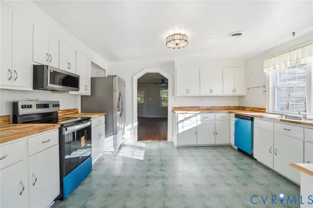 $319,900 | 9102 Boydton Plank Road, Petersburg, VA 23803