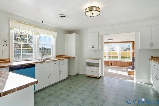 $319,900 | 9102 Boydton Plank Road, Petersburg, VA 23803