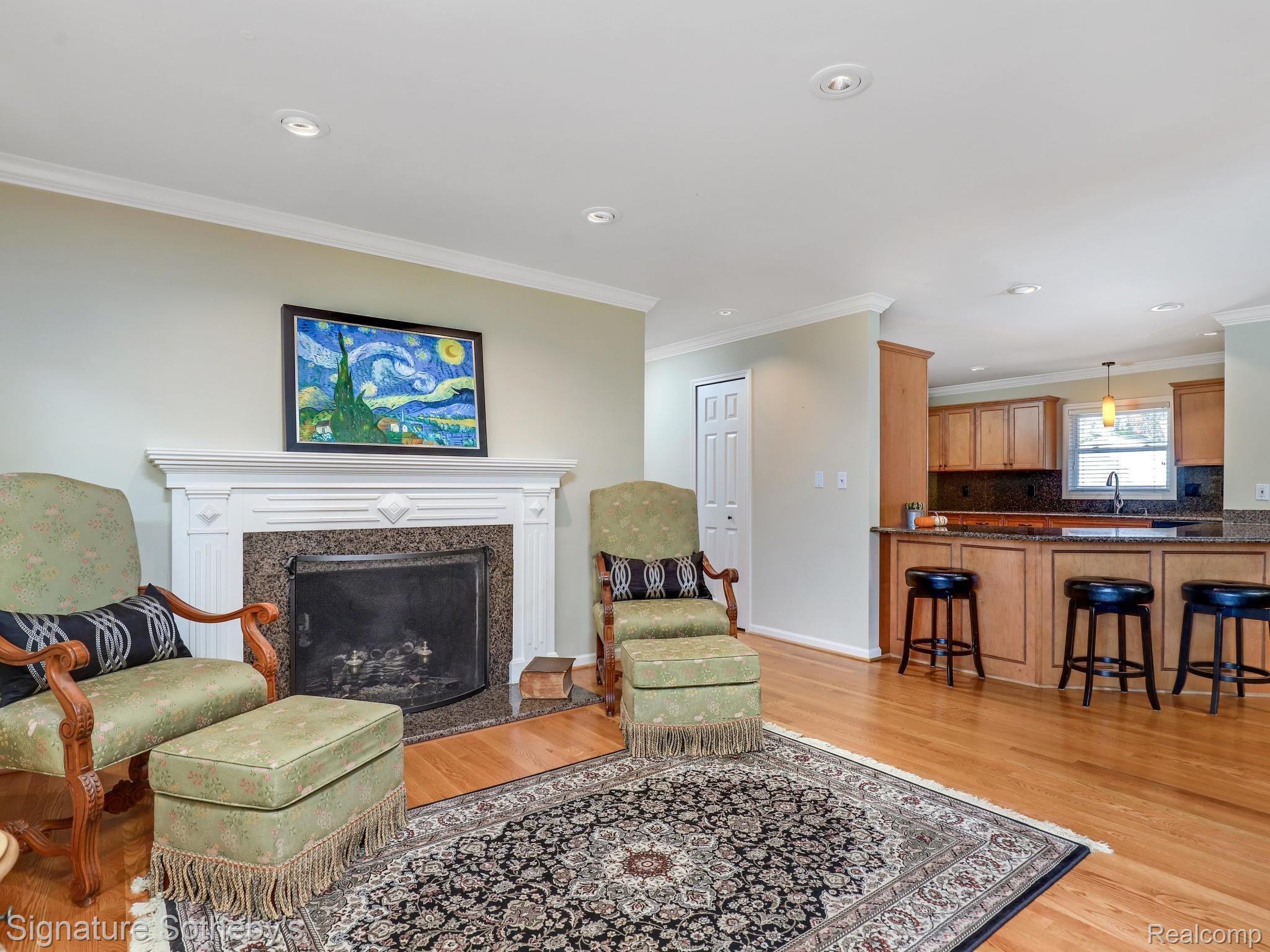 2695 Yorkshire Road Birmingham, MI 48009 - Photo 5 of 37 5 (2).jpg
