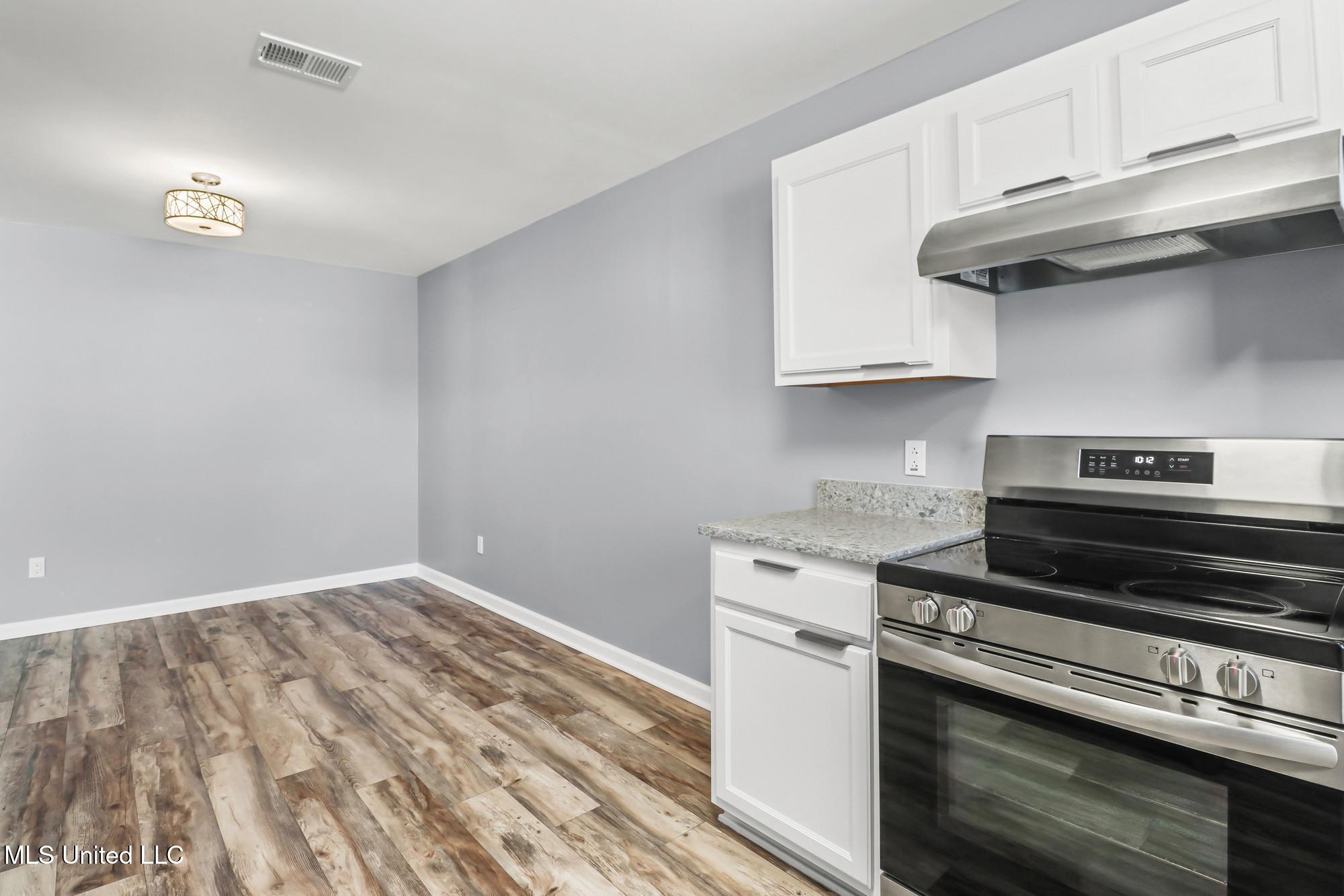 398 Nelson Road Biloxi, MS 39531 - Photo 8 of 20 IMG_3488_web