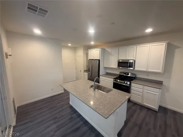 $2,150 | 849 East Sunset Road, Henderson, NV 89011