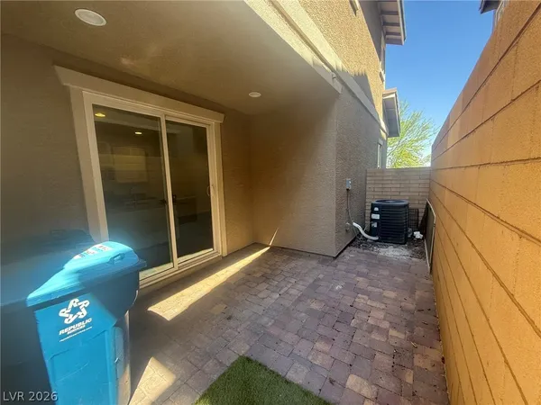 $2,150 | 849 East Sunset Road, Henderson, NV 89011