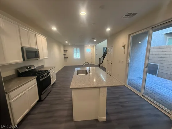 $2,150 | 849 East Sunset Road, Henderson, NV 89011