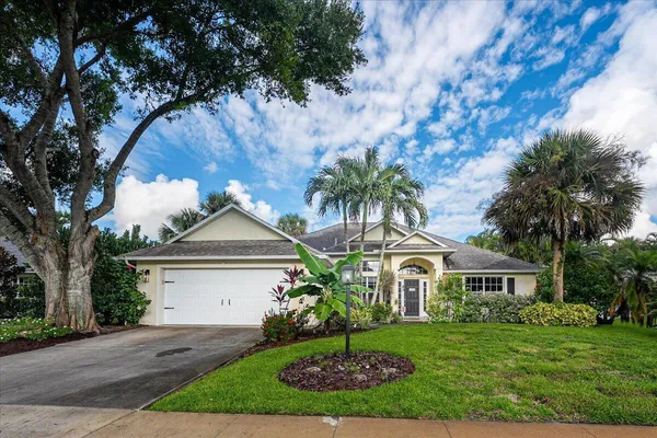 $565,000 | 109 39th Drive, Vero Beach, FL 32968
