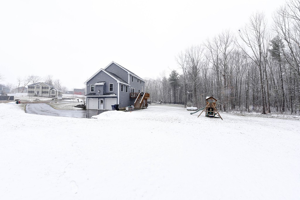 17 Farm Gate Road Dracut, MA 01826 - Photo 18 of 20 Gallery Image 18