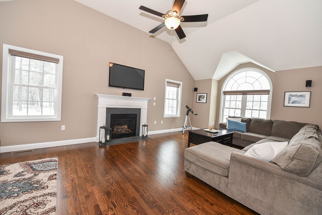 17 Farm Gate Road Dracut, MA 01826 - Photo 6 of 20 Gallery Image 6