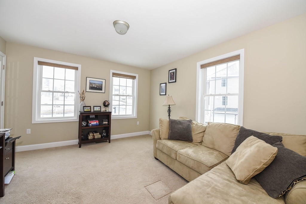 17 Farm Gate Road Dracut, MA 01826 - Photo 10 of 20 Gallery Image 10