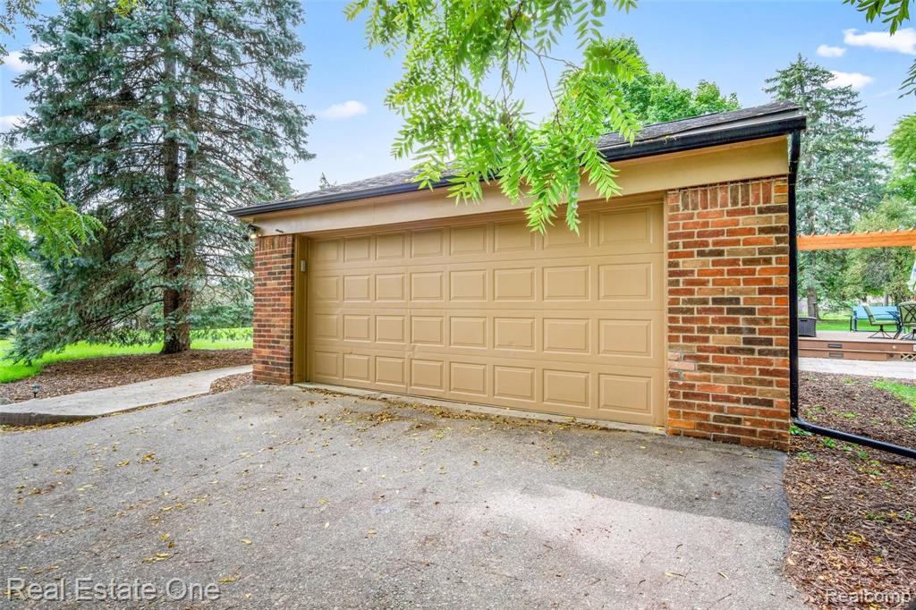 2470 West Tienken Road Rochester Hills, MI 48306 - Photo 19 of 31