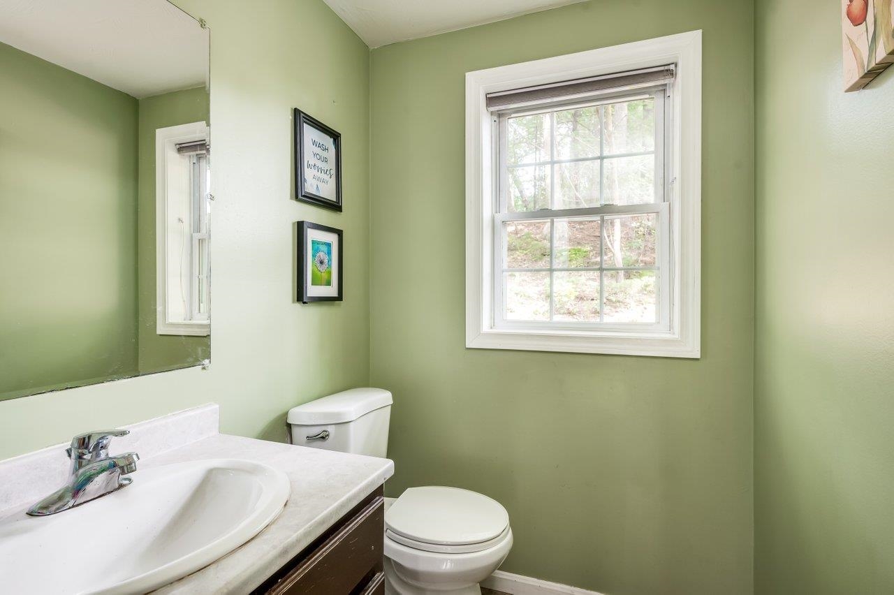 15 Intervale Street Nashua, NH 03064 - Photo 3 of 22