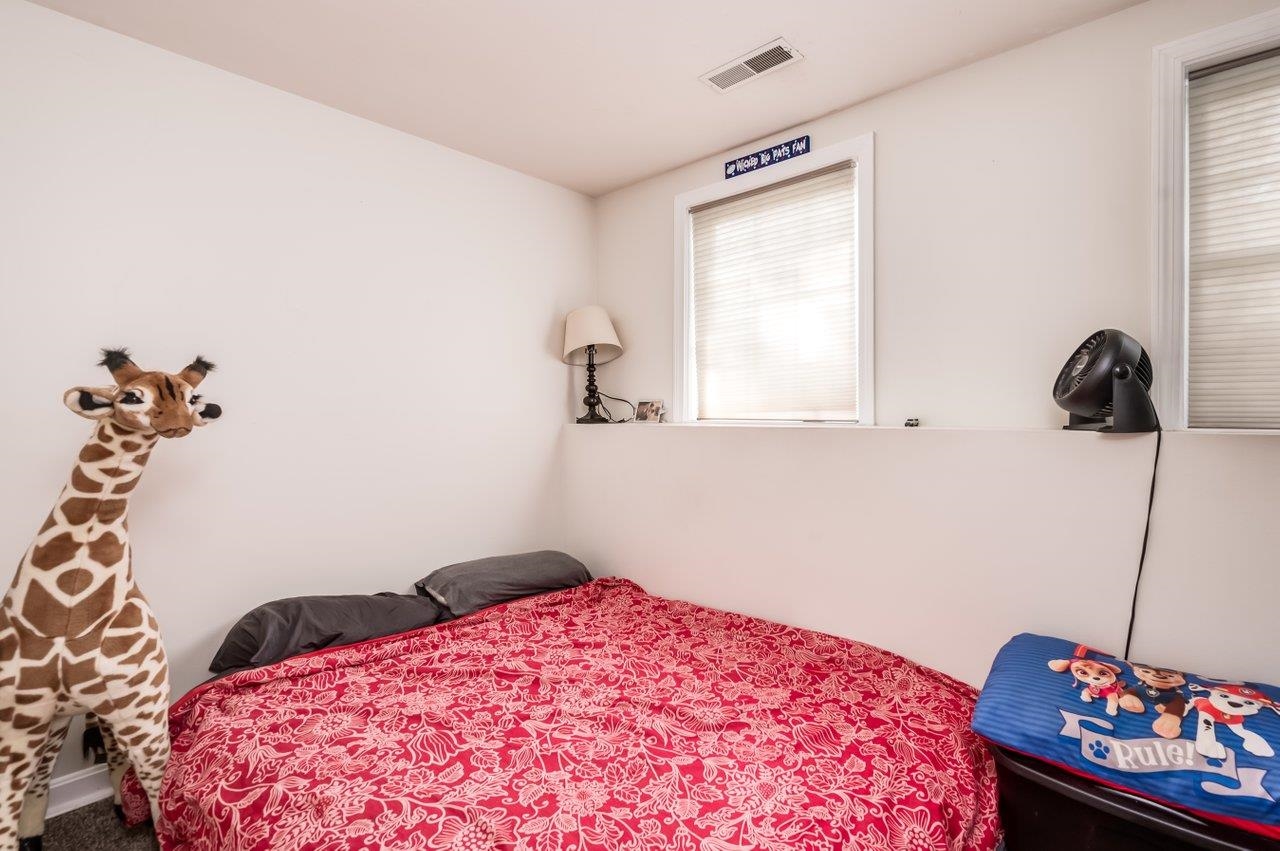 15 Intervale Street Nashua, NH 03064 - Photo 4 of 22