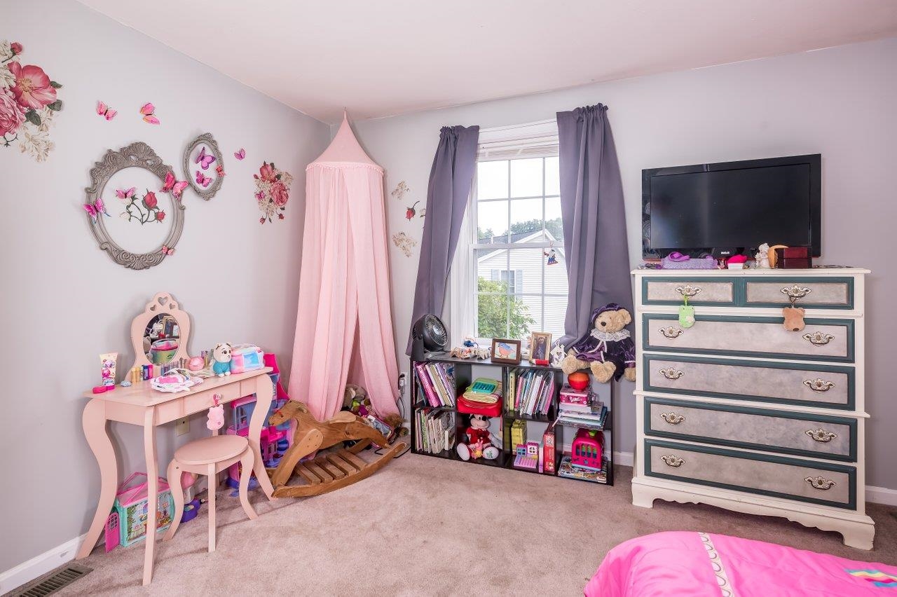 15 Intervale Street Nashua, NH 03064 - Photo 7 of 22