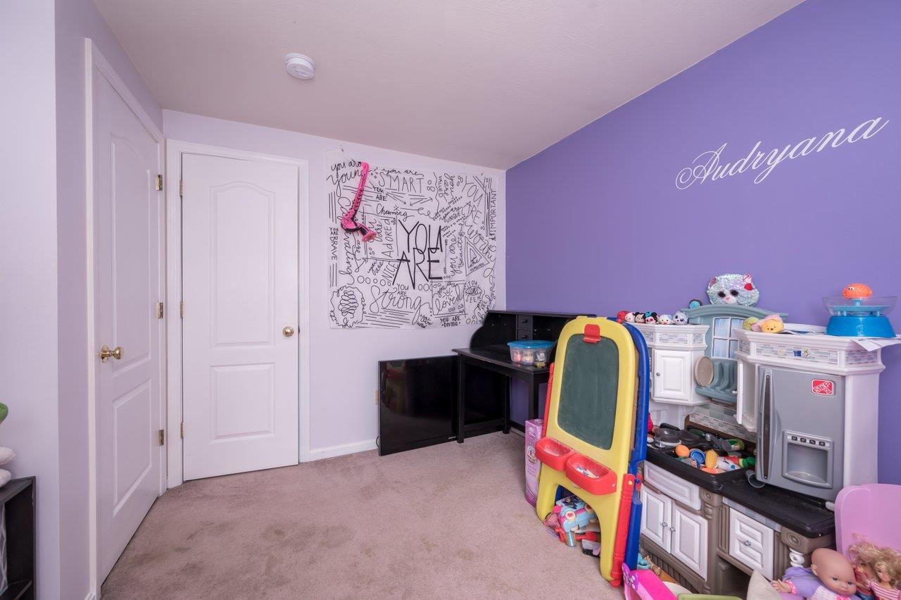 15 Intervale Street Nashua, NH 03064 - Photo 9 of 22