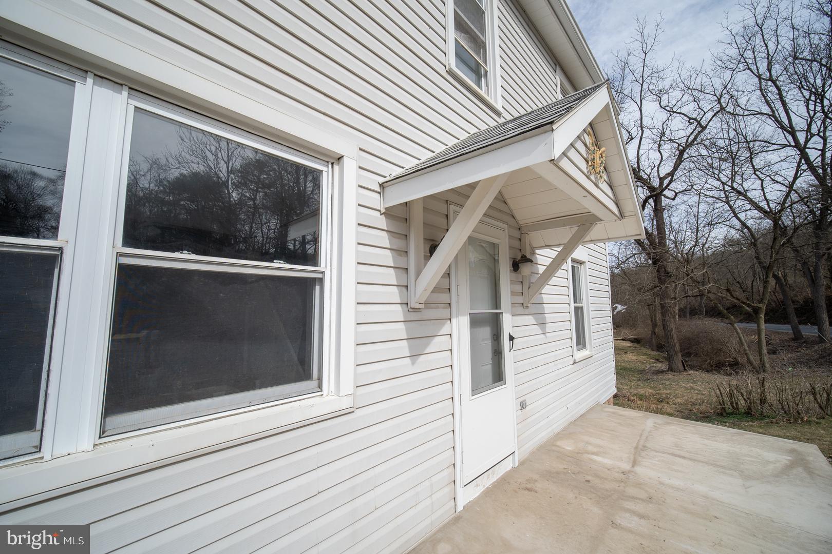 901 Meadow Grove Road Newport, PA 17074 - Photo 3 of 34 Gallery Image 3